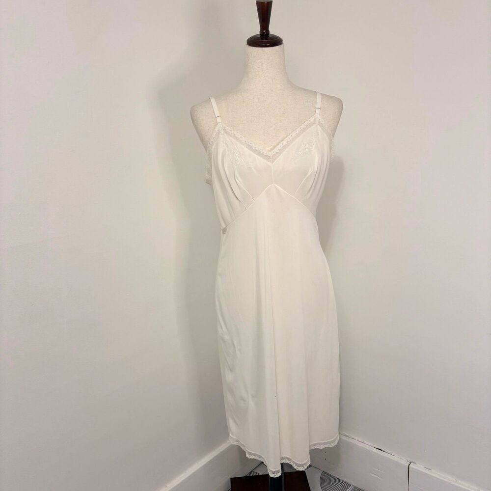 Vintage 70s Kayser White Lace Trim Flower Slip Dress Sz 40
